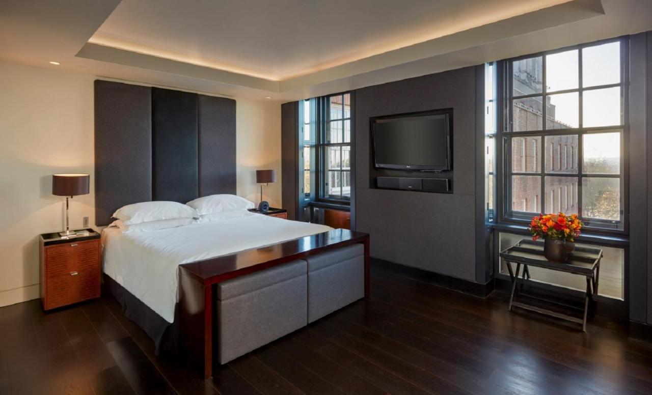 Hyde Park Suite